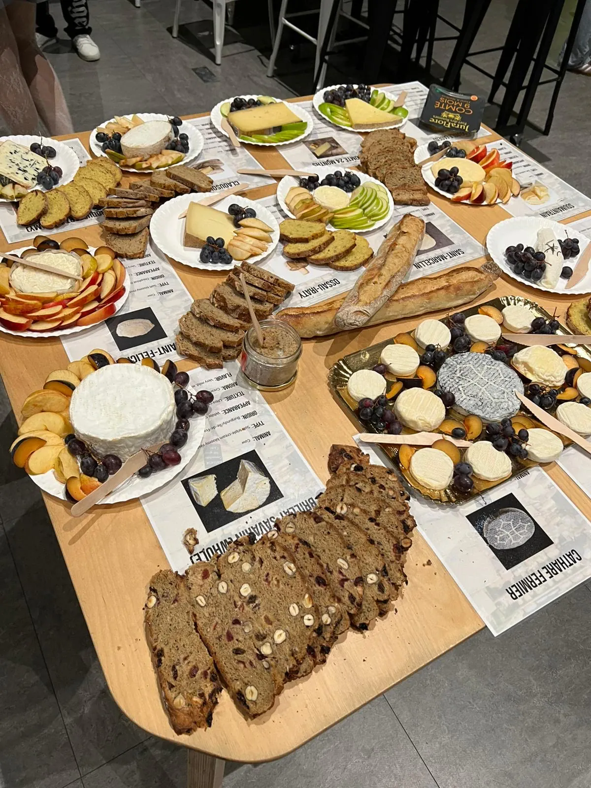 AEGEE Toulouse cheese tasting spread